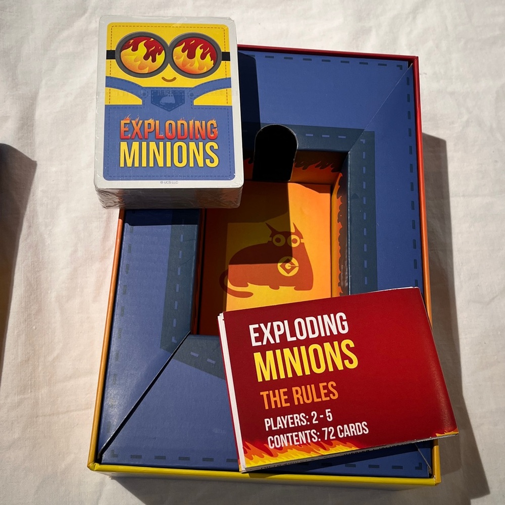 NWOT Exploding Minions Card Game - Picture 3 of 4
